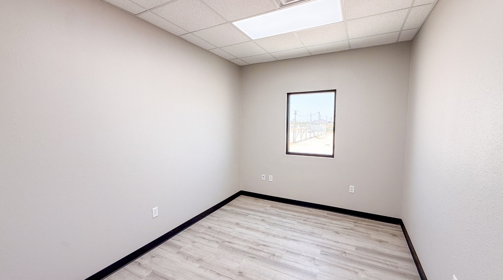 5713 W County 135 rd, Midland, TX for lease - Building Photo - Image 2 of 25