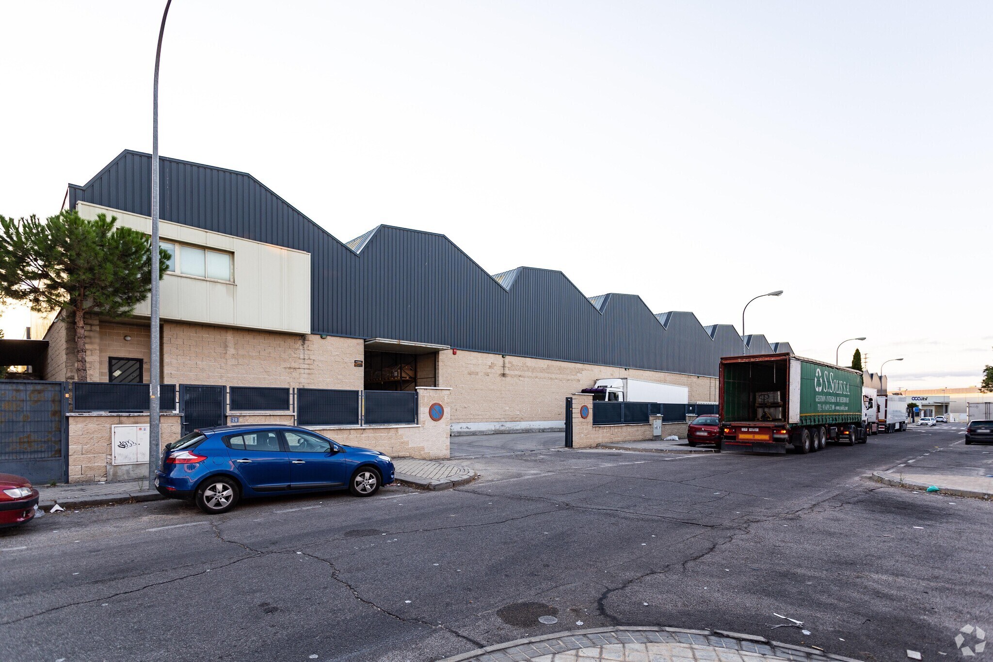 Industrial in Leganés, Madrid for sale Building Photo- Image 1 of 23
