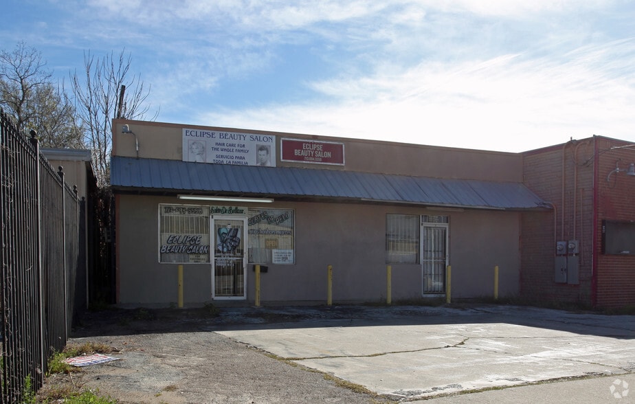 4902 Fulton St, Houston, TX for lease - Building Photo - Image 2 of 10