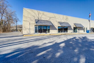 2002-2012 Lee Hwy, Bristol, VA à louer Photo intérieure- Image 1 de 9