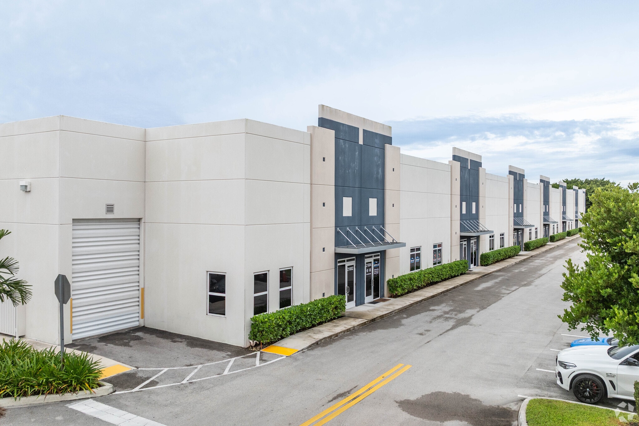 21000 Sheridan St, Fort Lauderdale, FL for lease Primary Photo- Image 1 of 22