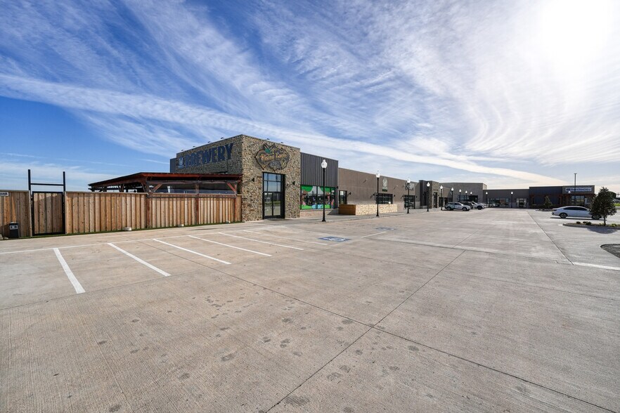 13002-13070 Commerce St., Elgin, OK à vendre - Photo du bâtiment - Image 1 de 12