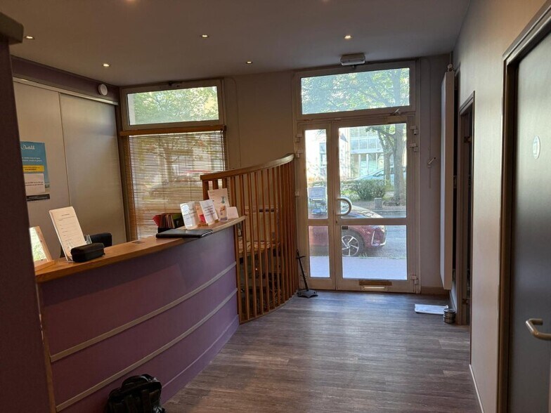 Office in Chalon-sur-Saône for sale - Lobby - Image 2 of 10