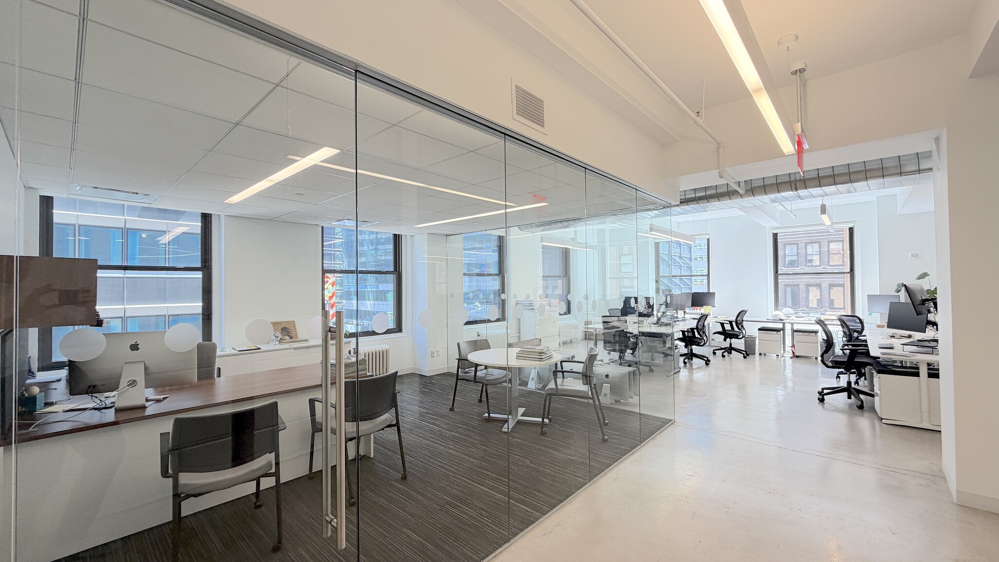 9 Times Sq, New York, NY for lease Interior Photo- Image 1 of 14