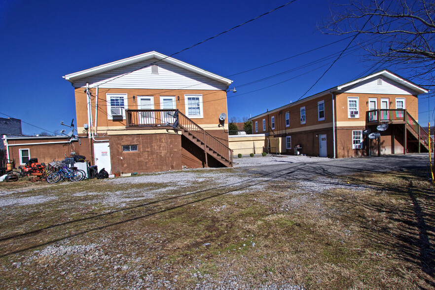 7576 Old Peppers Ferry Loop, Fairlawn, VA à vendre - Photo du bâtiment - Image 2 de 18