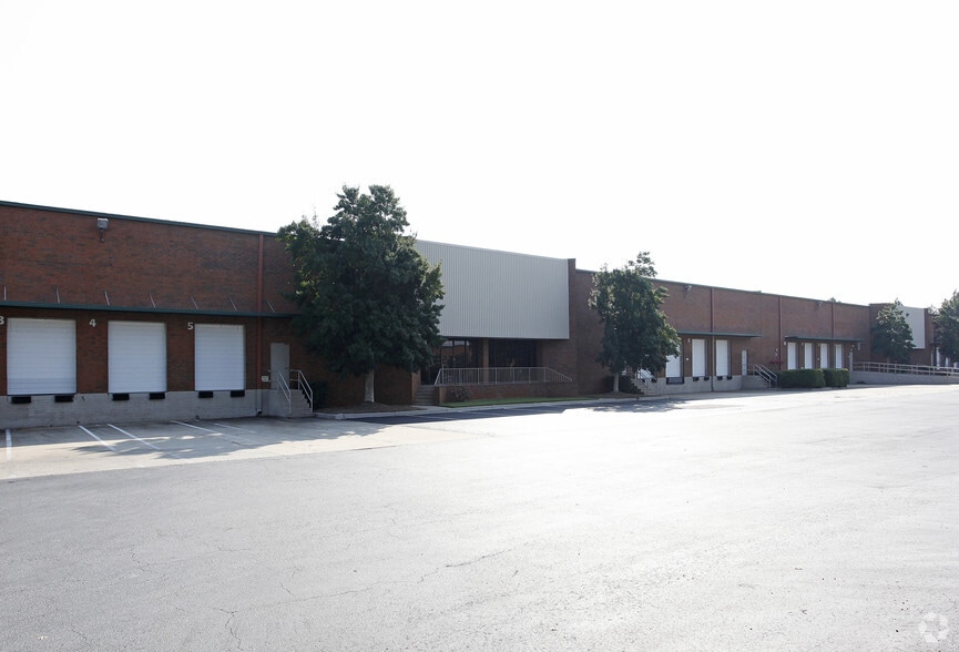 6180 Purdue Dr SW, Atlanta, GA à louer - Photo du bâtiment - Image 2 de 2