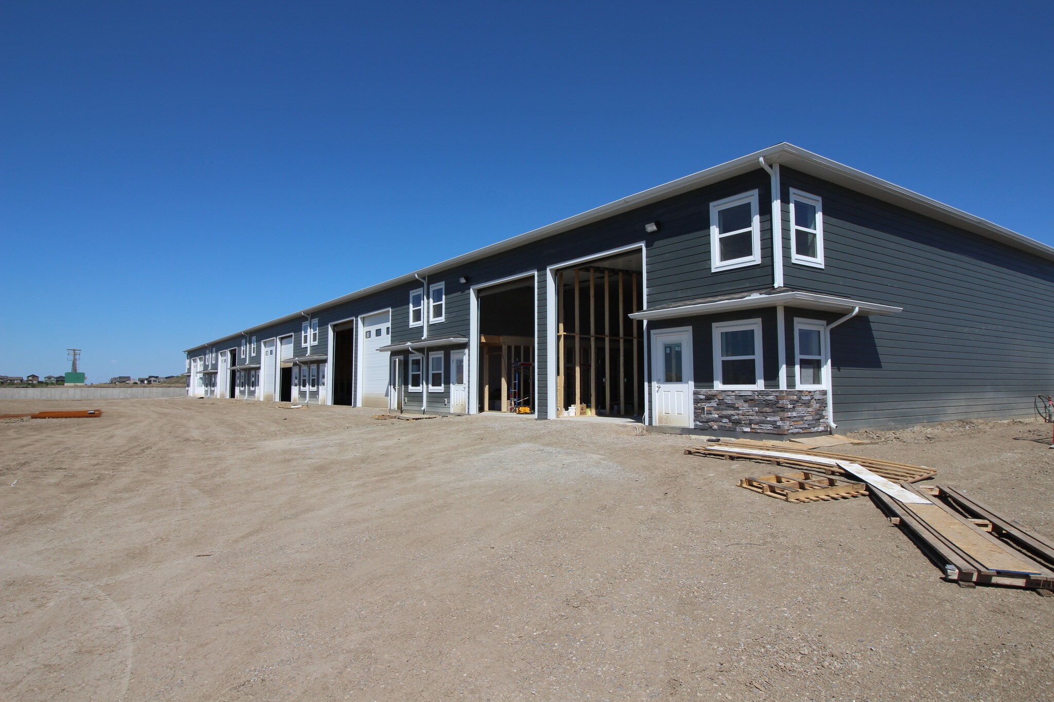 3740 30 St N, Lethbridge, AB à vendre Autre- Image 1 de 1