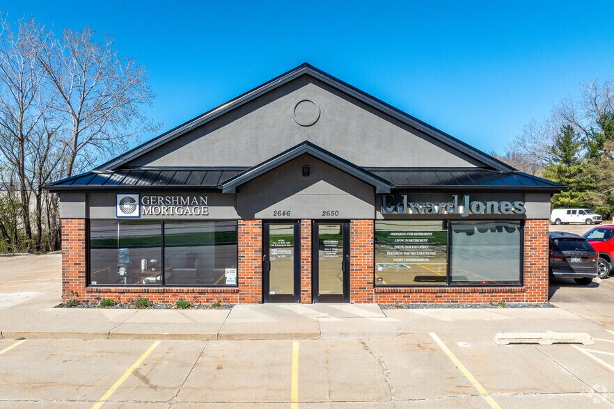 2646-2650 100th St, Urbandale, IA à louer - Photo du bâtiment - Image 2 de 6