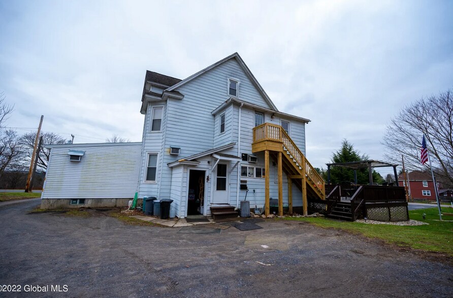 410 Mohawk Dr, Fonda, NY à vendre - Photo du bâtiment - Image 3 de 34