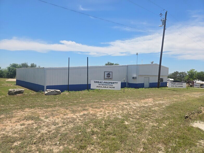 2791 W State Highway 29, Burnet, TX à louer - Photo du bâtiment - Image 2 de 8