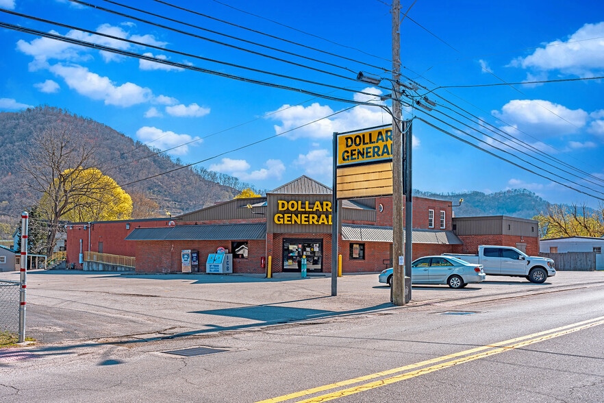 12604 Maccorkle Ave, Chesapeake, WV for sale - Building Photo - Image 2 of 5