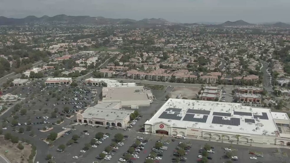 24520 Jefferson Ave, Murrieta, CA à vendre - Vidéo sur l’inscription commerciale - Image 2 de 4