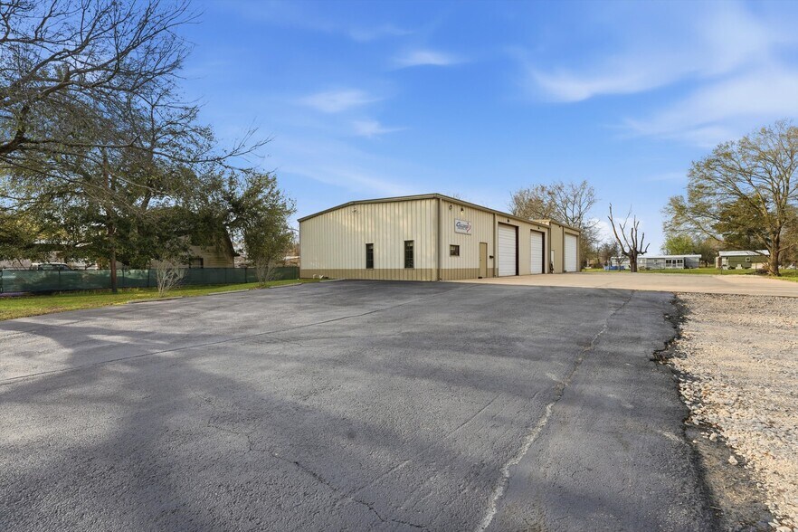 14102 Pine Meadow Ln, Tomball, TX à vendre - Photo du bâtiment - Image 2 de 33