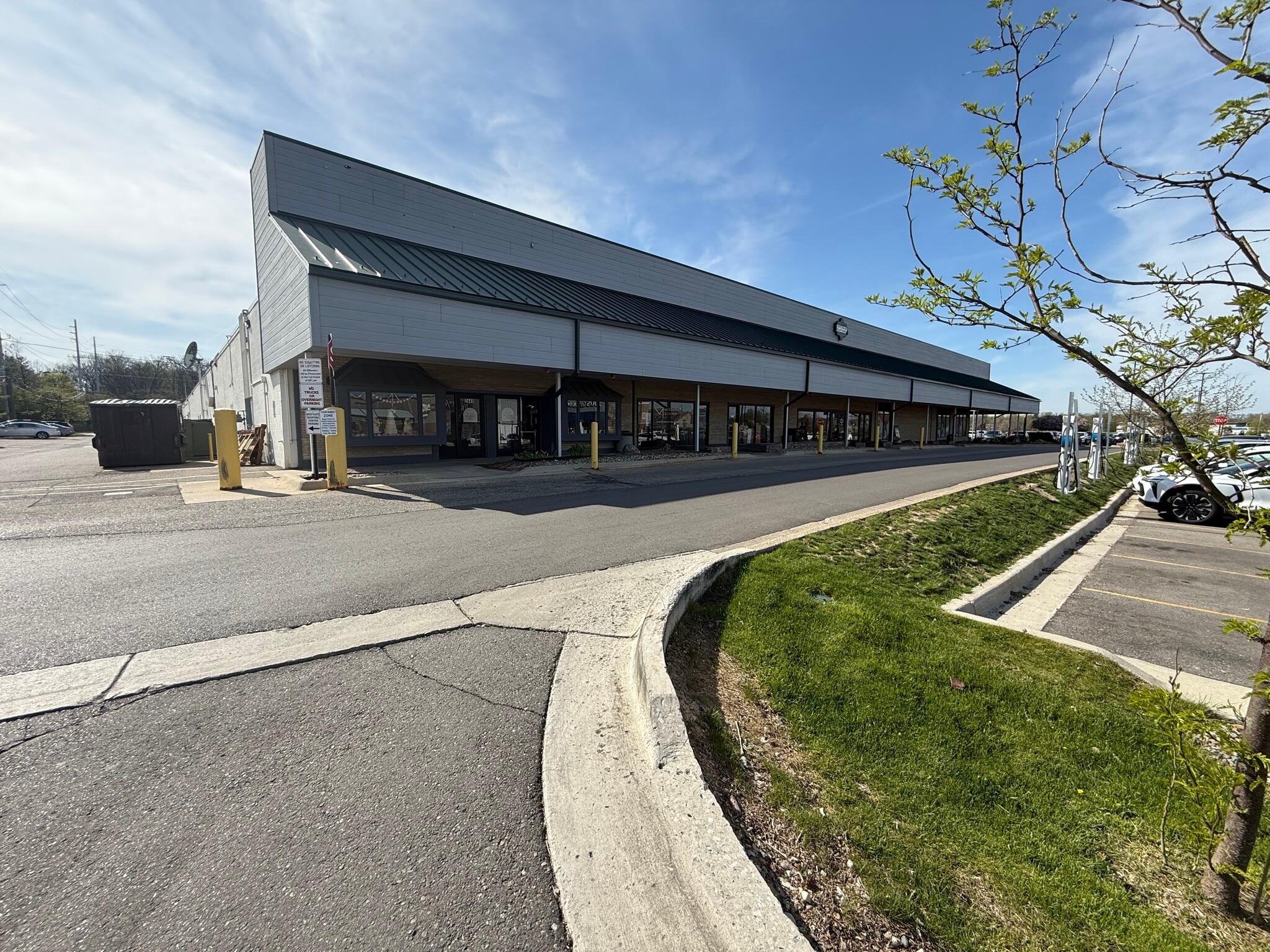 2439-2471 W Stadium Blvd, Ann Arbor, MI for lease Interior Photo- Image 1 of 6