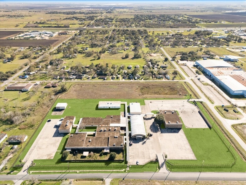 1401 Mlk Blvd, El Campo, TX for sale - Building Photo - Image 2 of 49