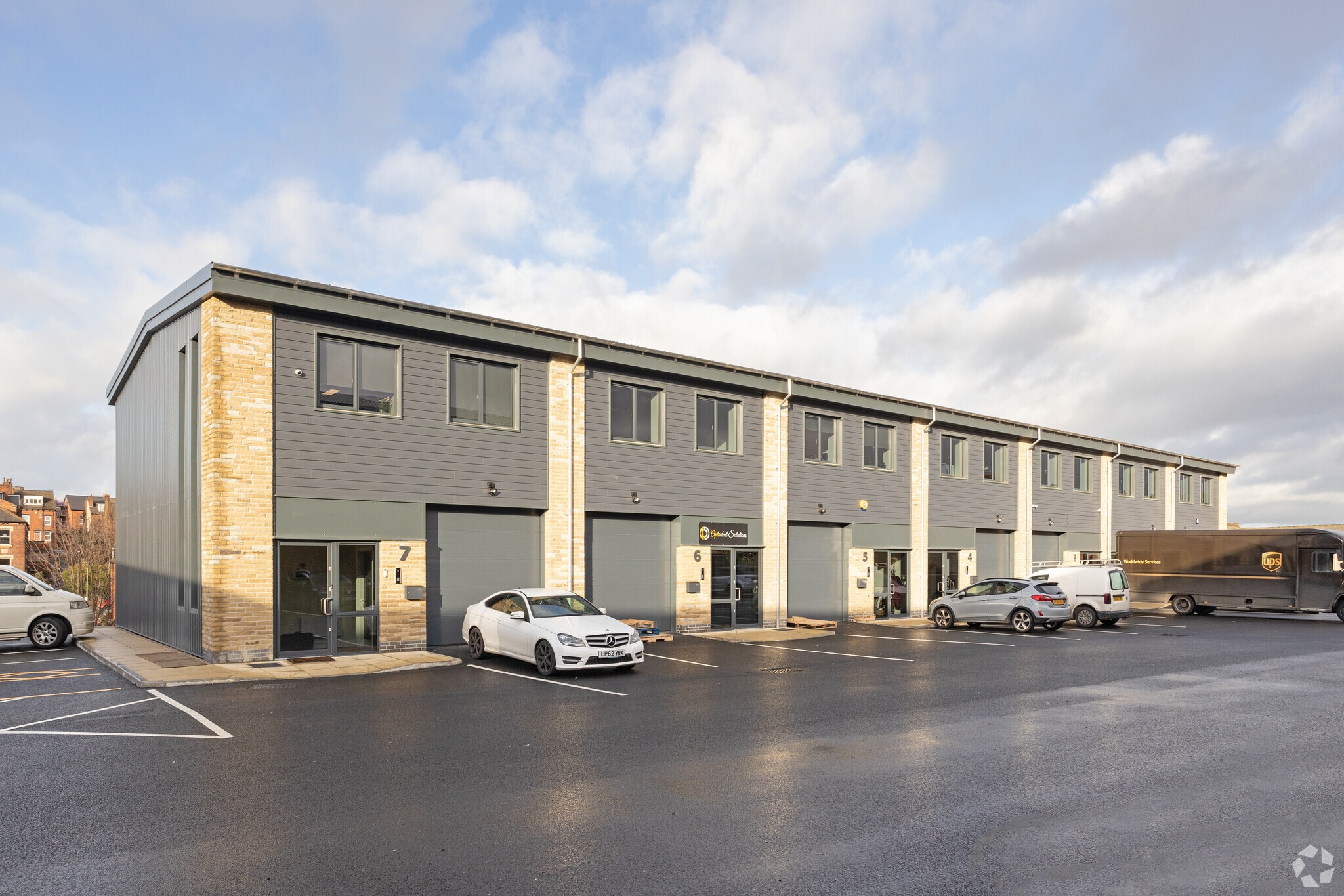 1 Armley Rd, Leeds for lease Primary Photo- Image 1 of 3