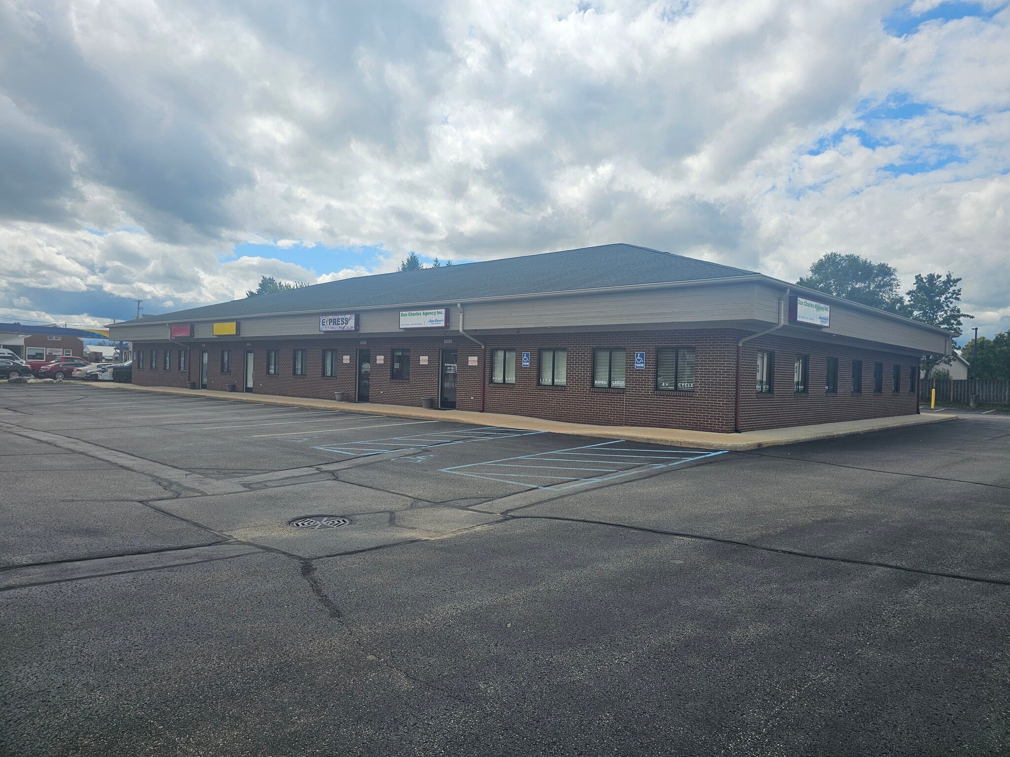 6983-6989 S Division Ave, Grand Rapids, MI à louer Photo intérieure- Image 1 de 11