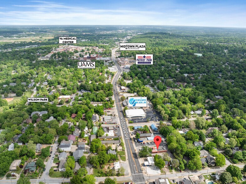 514 N College Ave, Fayetteville, AR à vendre - Photo du bâtiment - Image 3 de 25