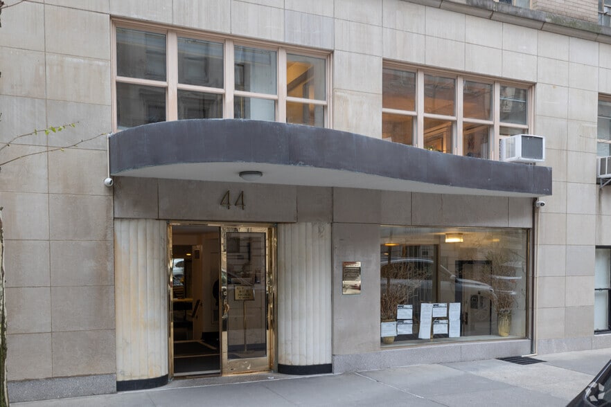 44 E 67th St, New York, NY for lease - Primary Photo - Image 1 of 3