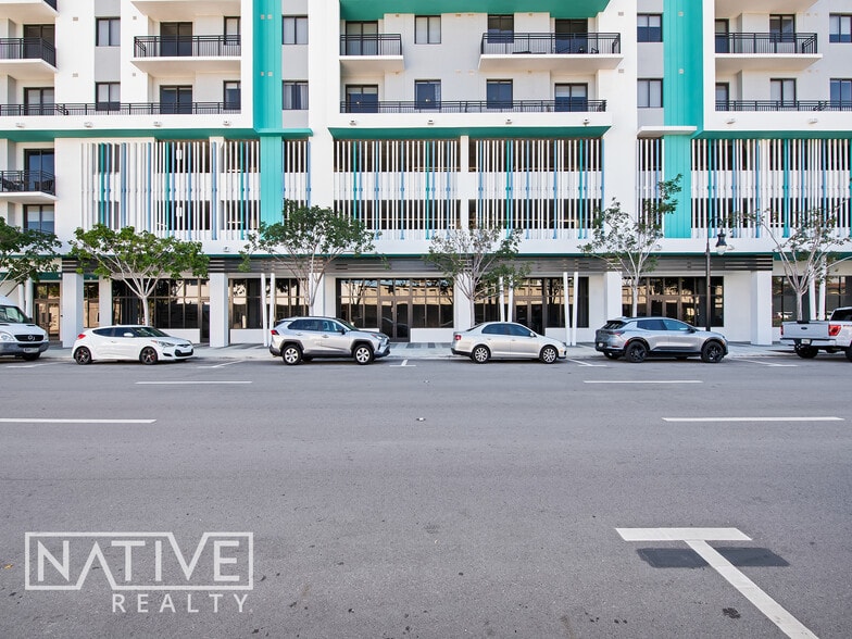 2001 Hollywood Blvd, Hollywood, FL for lease - Building Photo - Image 1 of 31