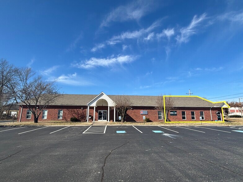 203 Beasley Dr, Franklin, TN à louer - Photo du bâtiment - Image 3 de 6