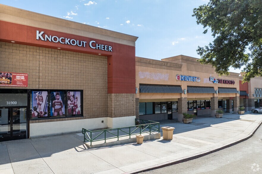 31818-31940 Castaic Rd, Castaic, CA à vendre - Photo du bâtiment - Image 2 de 6