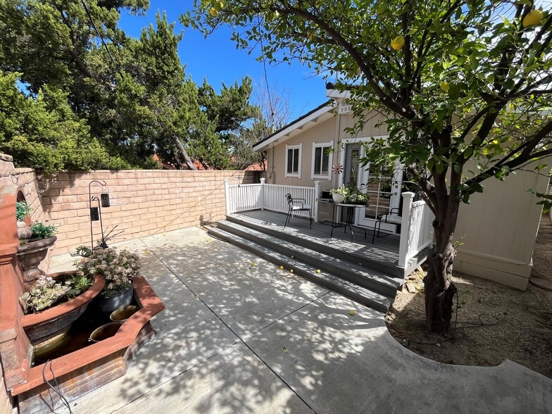 22315 Mulholland Hwy, Calabasas, CA for sale - Building Photo - Image 2 of 11