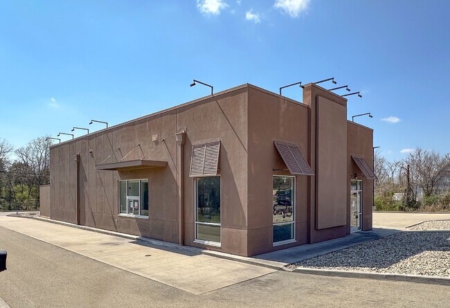 Plus de détails pour 375 E High St, Potosi, MO - Commerce de détail à louer