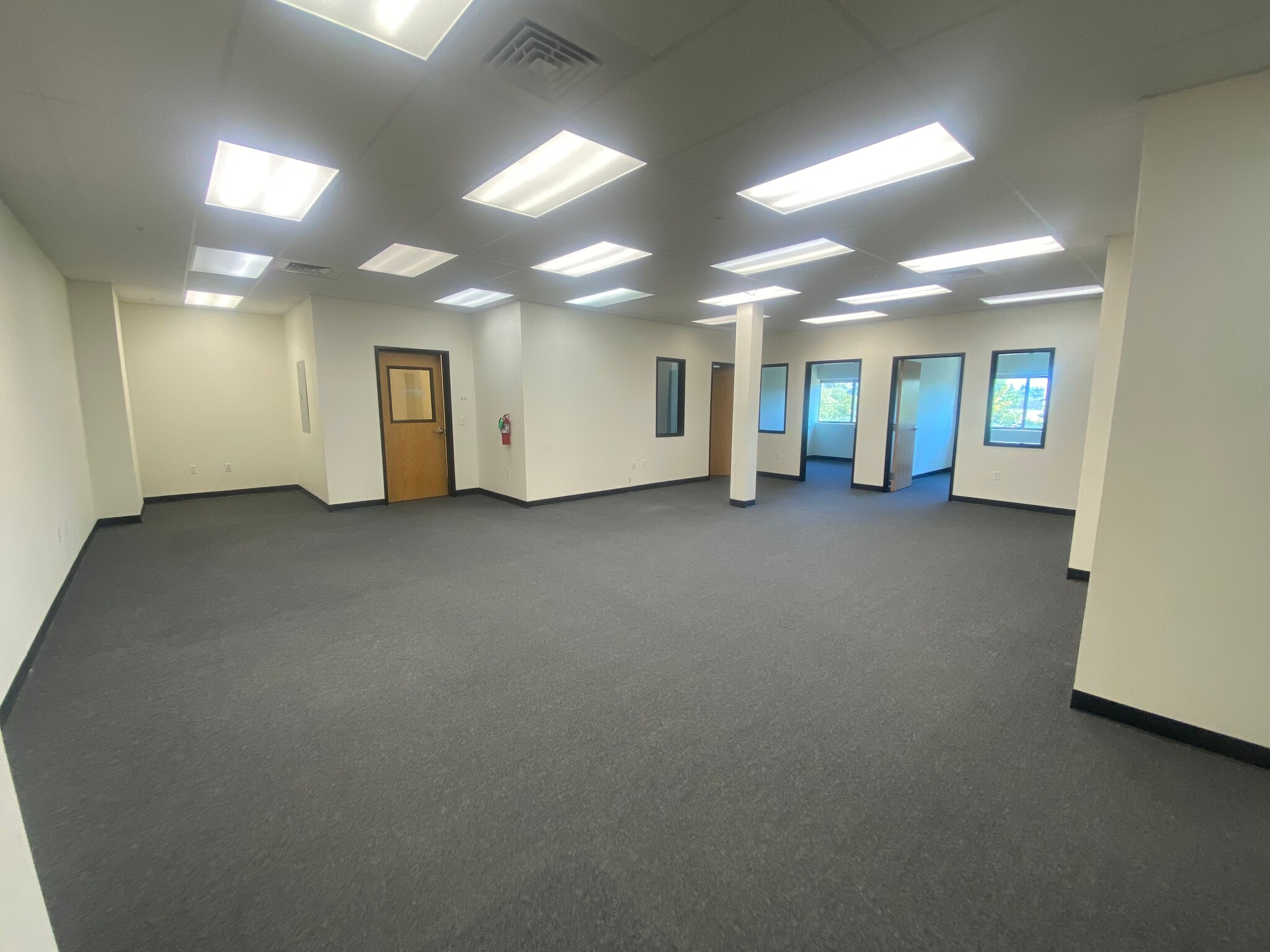 5250 High Banks Rd, Springfield, OR for lease Interior Photo- Image 1 of 4