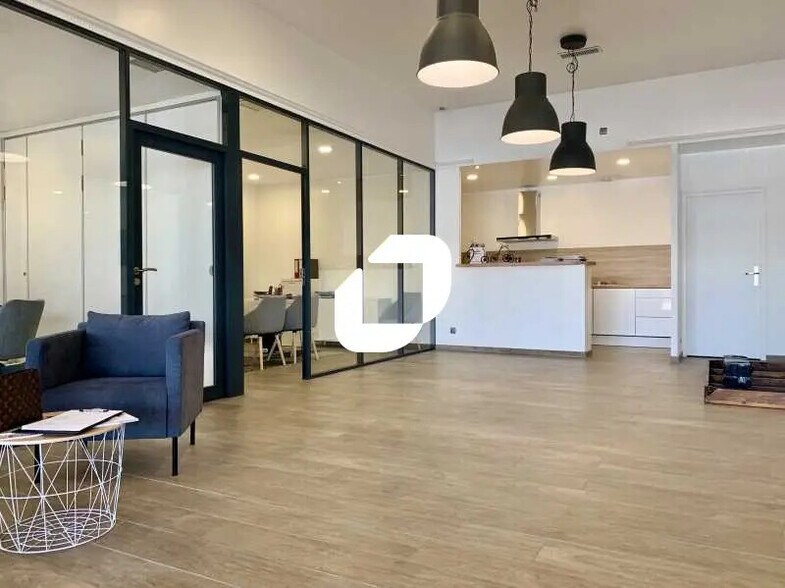 Retail in Montpellier for sale - Interior Photo - Image 1 of 7