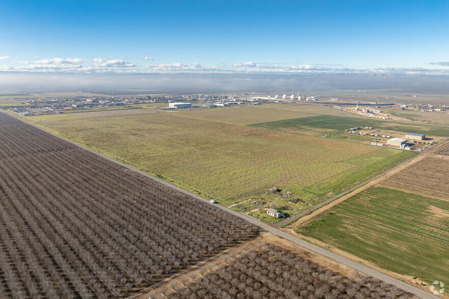 19201 Cherry Ave, Shafter, CA à vendre - Aérien - Image 3 de 14