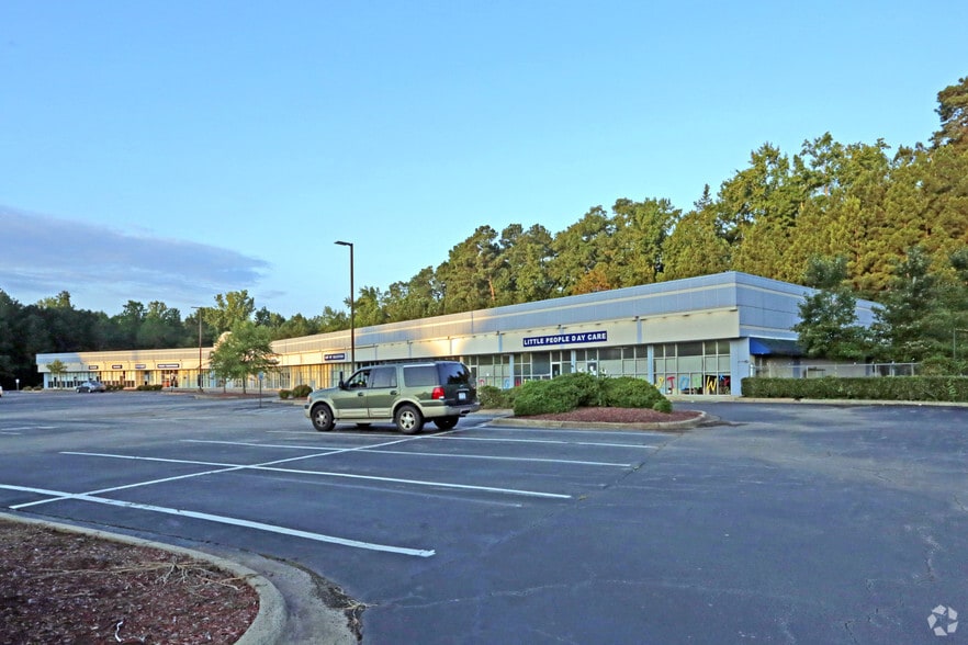 1020 S Miami Blvd, Durham, NC à vendre - Photo du bâtiment - Image 3 de 12