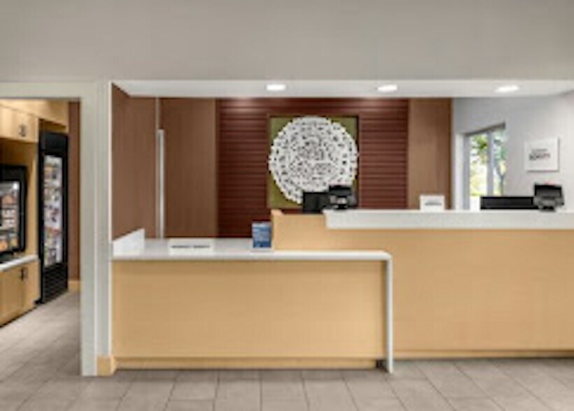 5200 Cardinal Square Blvd, Saginaw, MI à vendre - Hall d’entrée - Image 2 de 15
