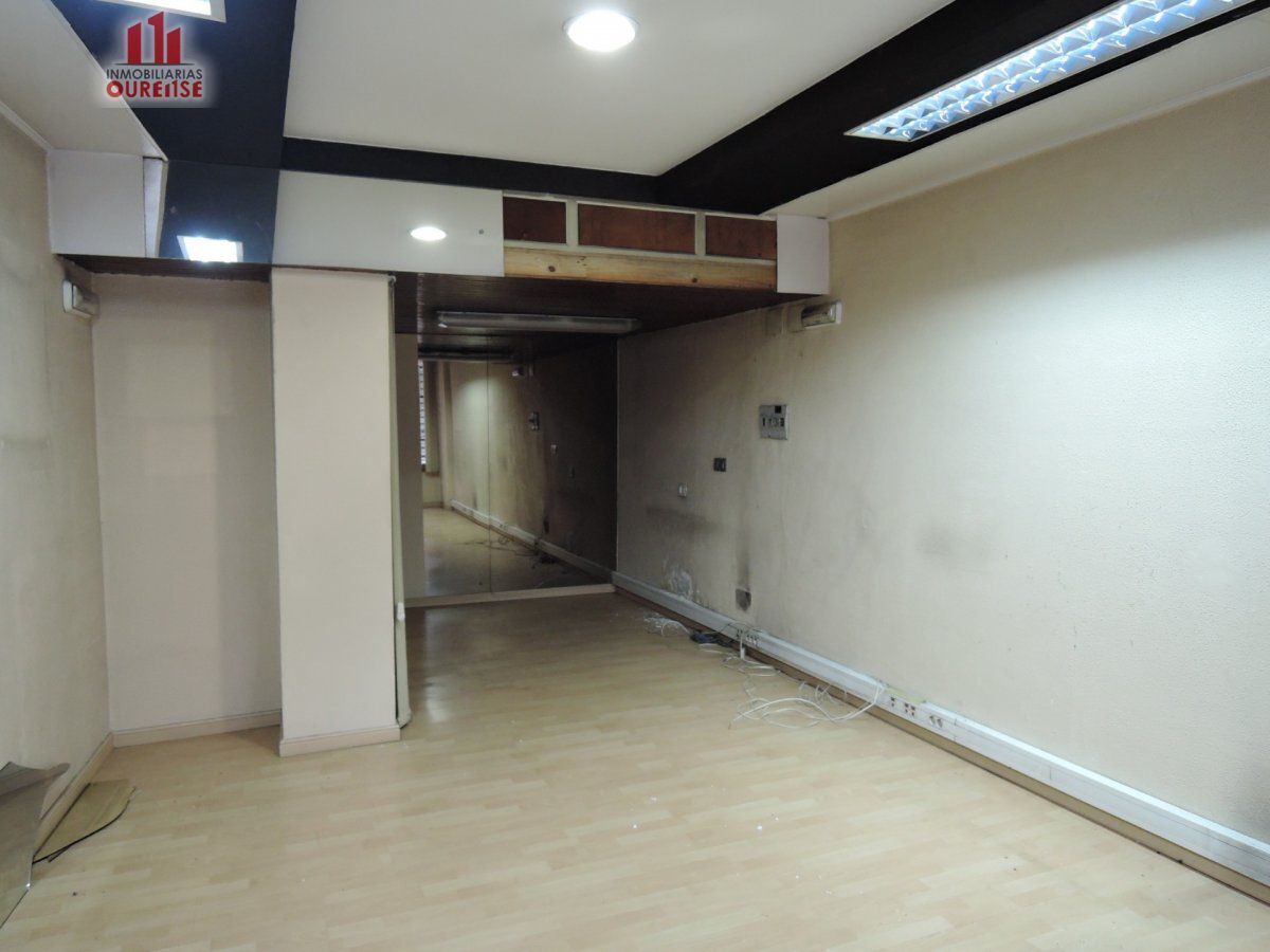 Retail in Ourense, Orense for lease Building Photo- Image 1 of 8