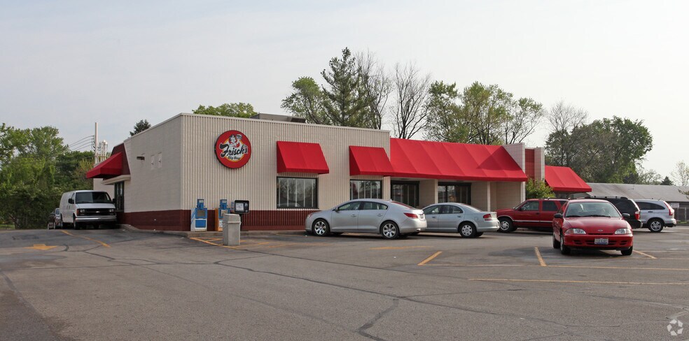 7706 Beechmont Ave, Cincinnati, OH à louer - Photo du bâtiment - Image 2 de 3