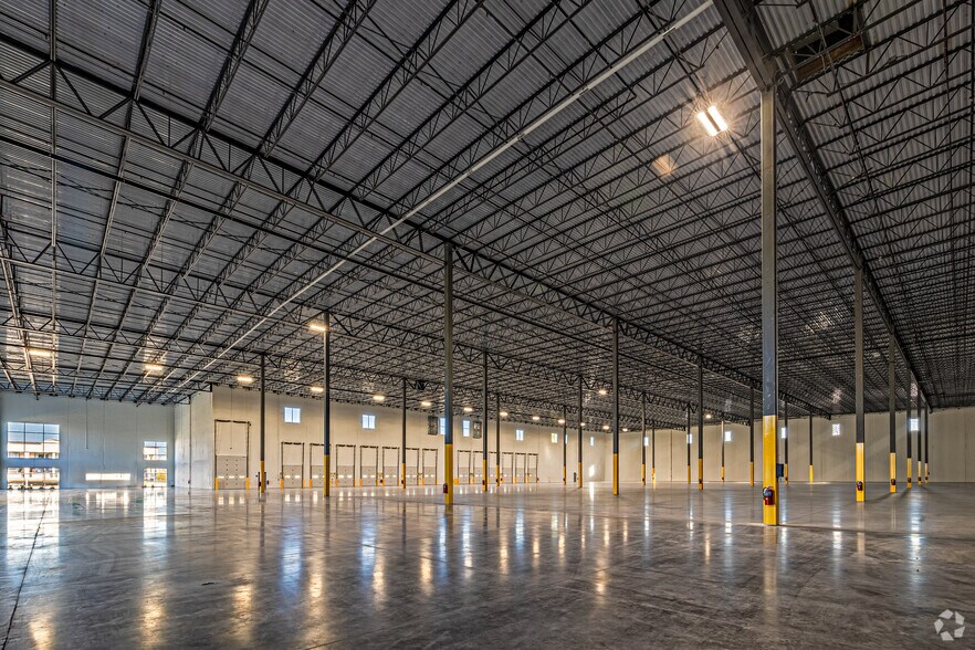 333 Washington Ave, Carlstadt, NJ à louer - Photo du bâtiment - Image 3 de 15