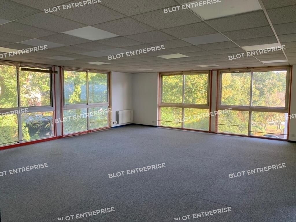 Office in Quimper for lease Interior Photo- Image 1 of 8