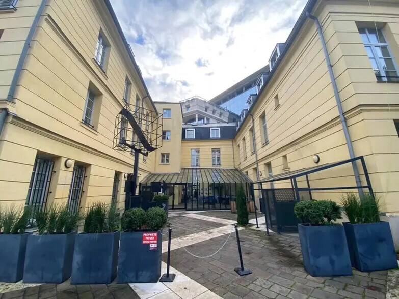 16 Rue Troyon, Sèvres à louer - Photo du bâtiment - Image 3 de 16