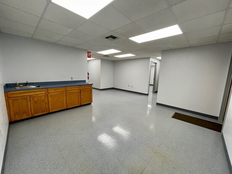1805 N Lexington Blvd, Corpus Christi, TX for lease - Building Photo - Image 3 of 8