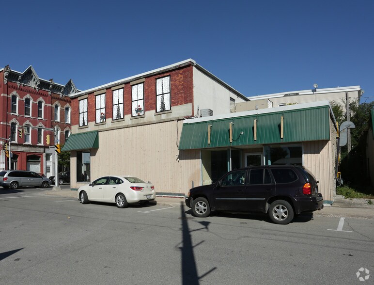 187-199 King St W, Prescott, ON for lease - Building Photo - Image 2 of 26