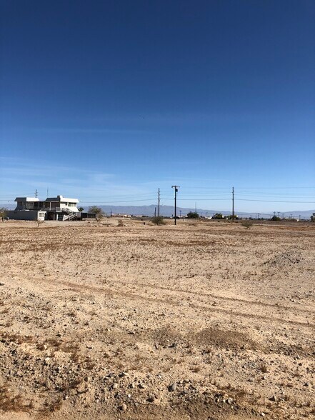 1340 Bel Air Ave, Thermal, CA à vendre - Photo principale - Image 1 de 6