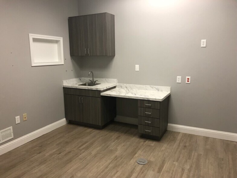 4100 Fairway Dr, Carrollton, TX à louer - Photo intérieure - Image 3 de 7