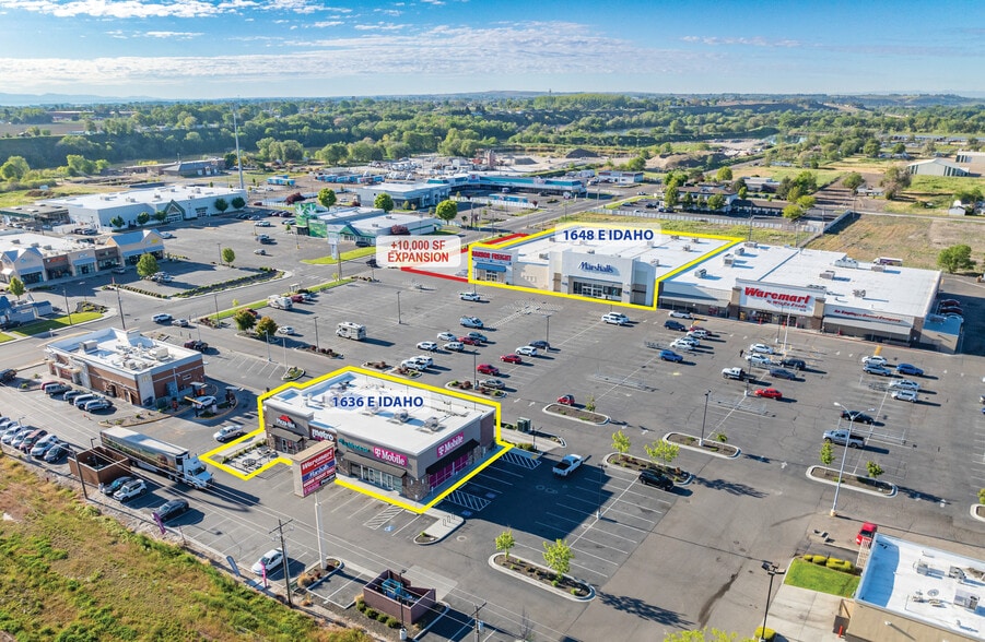 Ontario Retail Center portfolio of 2 properties for sale on LoopNet.ca - Building Photo - Image 2 of 6