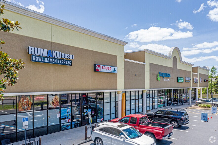 3050 Alafaya Trl, Oviedo, FL for lease - Building Photo - Image 3 of 19