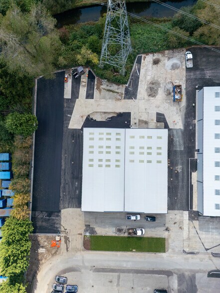 Waterton Rd, Bridgend à vendre - Photo du bâtiment - Image 2 de 8