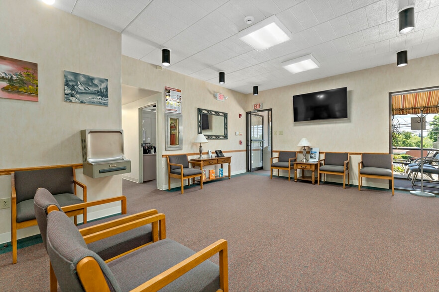 7125 Saltsburg Rd, Pittsburgh, PA for lease - Interior Photo - Image 2 of 33