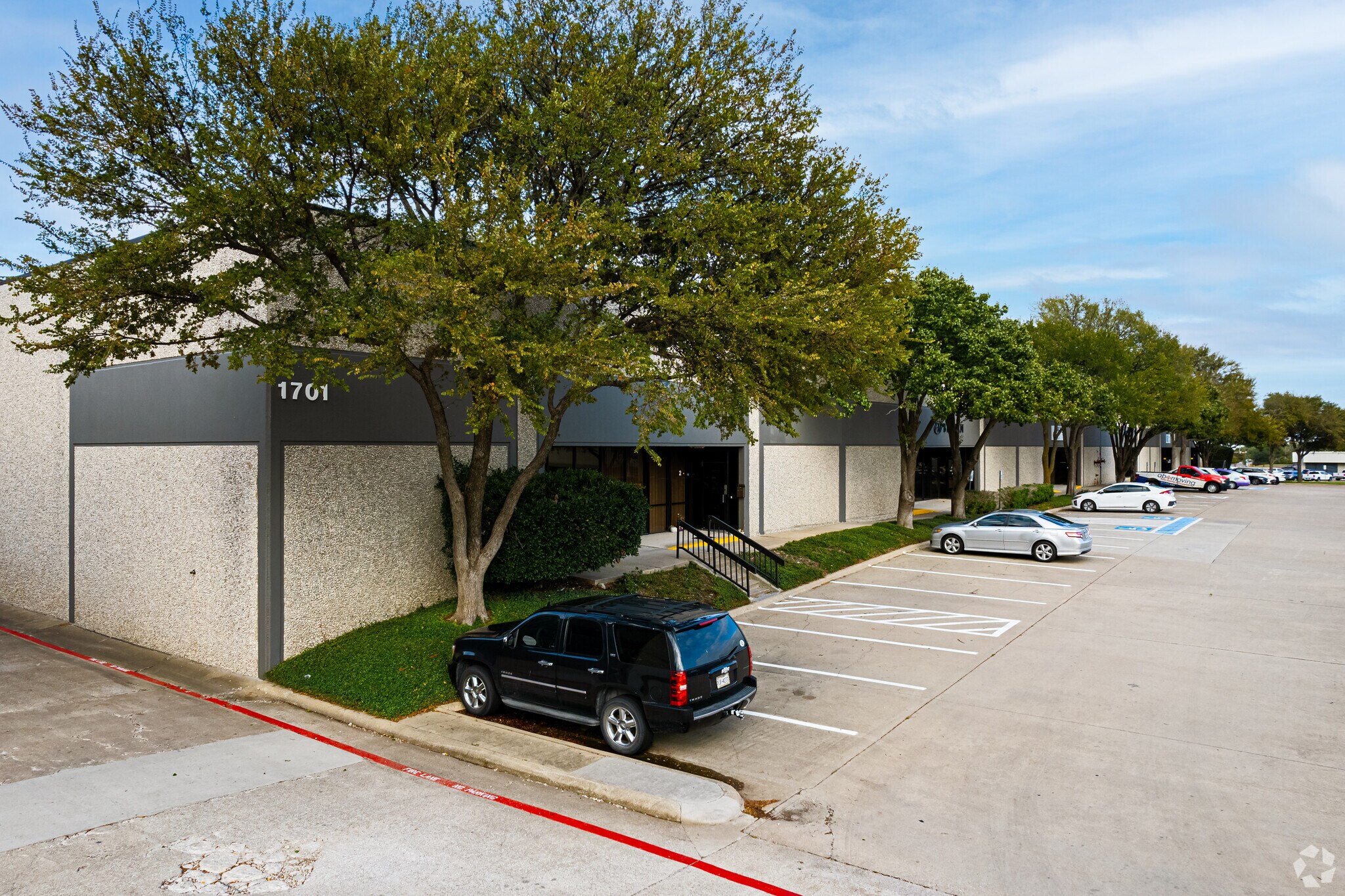 1701 Summit Ave, Plano, TX à louer Photo du bâtiment- Image 1 de 6