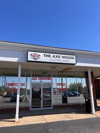 Plus de détails pour 7381-7399 State Rd, Parma, OH - Commerce de détail à louer