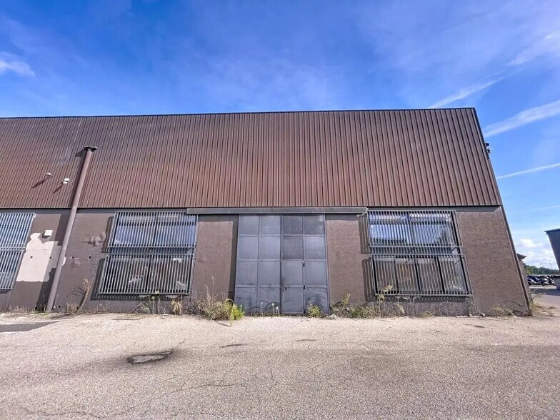 Industrial in Saint-Priest for sale - Building Photo - Image 1 of 10