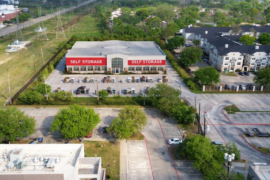 800 Bay Area blvd, Webster, TX à vendre - Aérien - Image 2 de 6